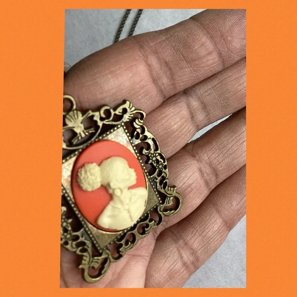 Elegant Cameo Pendant Necklace in Coral and Gold
